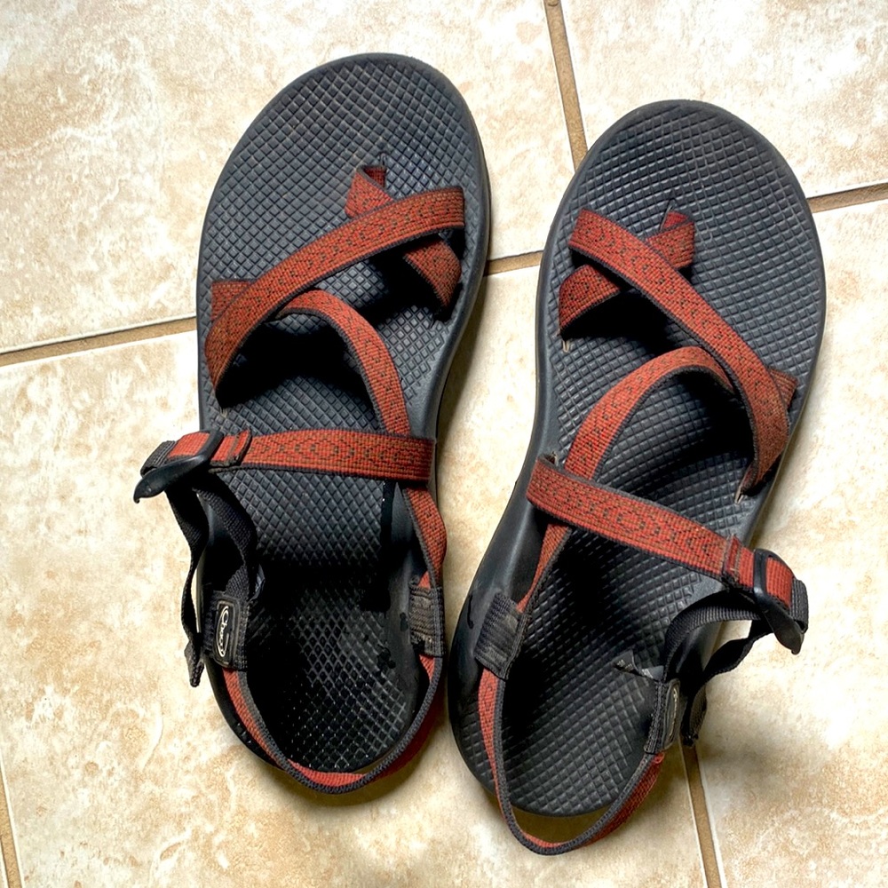 Mens red Chacos